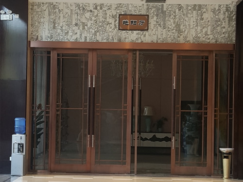 艷陽(yáng)高照系列不銹鋼門(mén)