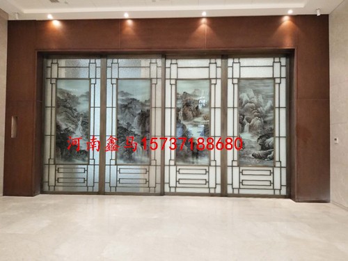 鄭州市河南鑫馬不銹鋼制品有限公司制作的古典山水畫(huà)不銹鋼門(mén)